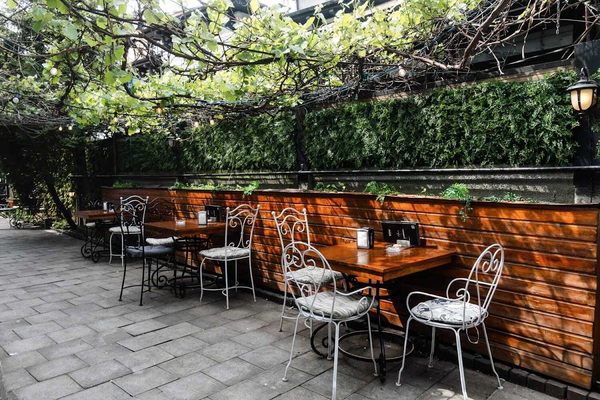 STAY Bistro - Restaurant, Burger & Coffee